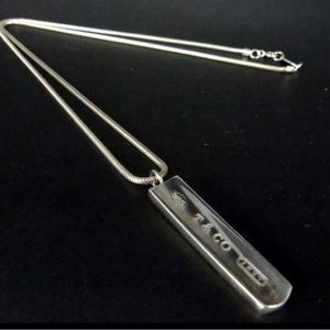 Elegant Tiffany & Co. Sterling Silver Bar Pendant Necklace